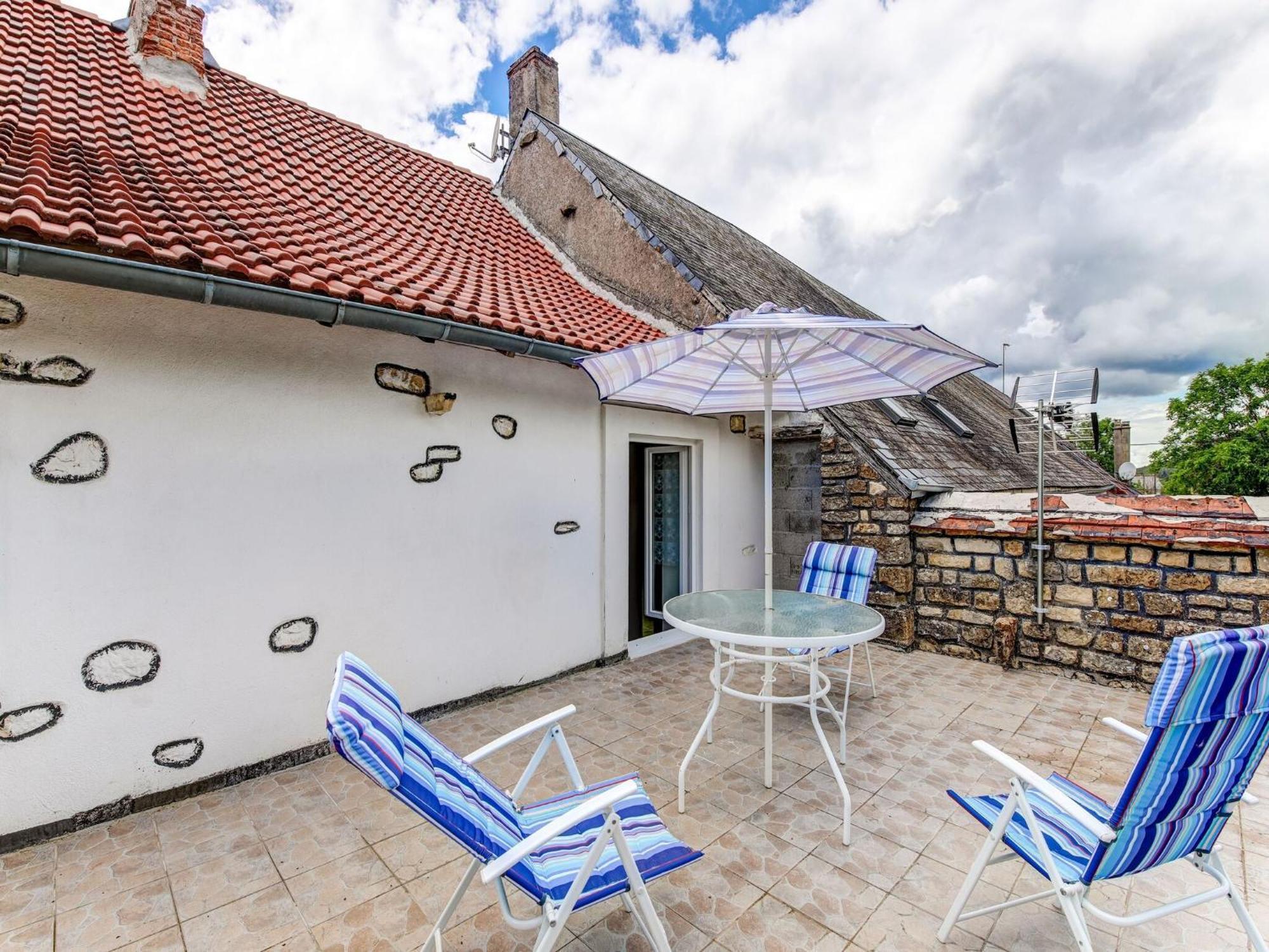 Traditional Holiday Home In Brinon Sur Beuvron Екстер'єр фото